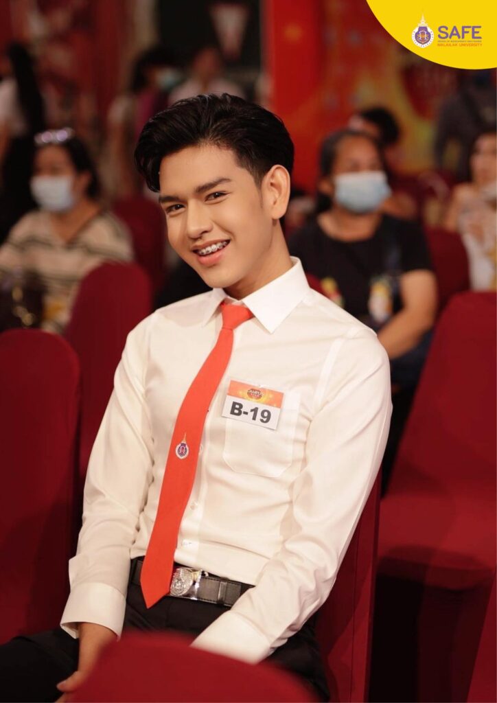 &nbsp;ปังไม่ไหว กับนักศึกษา หลักสูตรเศรษฐศาสตร์ ชั้นปีที่3 &nbsp;สำนักวิชาการบัญชีเเละการเงิน ม.วลัยลักษณ์ ขอแสดงความยินดีกับ ภูมิ นายณัฐกรณ์ นาคนอง นักแสดงหน้าใหม่ของช่อง MONO29 นักศึกษาชั้นปีที่ 3 สำนักวิชาการบัญชีและการเงิน หลักสูตรเศรษฐศาสตร์ ในงานประกวด Campus Star 2022 The North-Eastern Representative และจะเข้าร่วมประกวดรอบประเทศที่ศูนย์การค้าเซ็นทรัลเวิร์ด กรุงเทพมหานครฯ ต้นปีหน้า ฝากเป็นกำลังใจให้นักเเสดงหน้าใหม่คนนี้ด้วยนะ เรียนดี กิจกรรมเด่น ต้องเศรษฐศาสตร์ สำนักวิชาการการบัญชี เเละการเงิน ม.วลัยลักษณ์